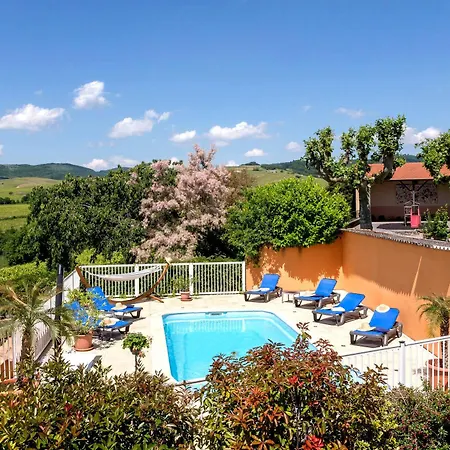 La Rose Hotel