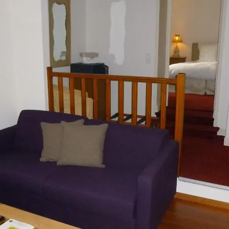La Rose Hotel